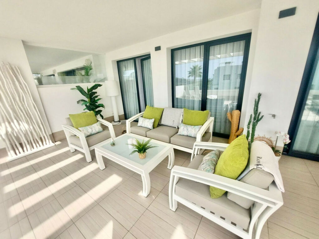 Middle Floor Apartment Estepona Málaga - image 6