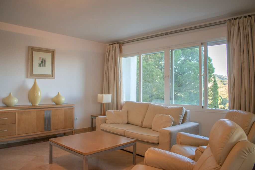 Ground Floor Apartment Río Real Málaga - image 6