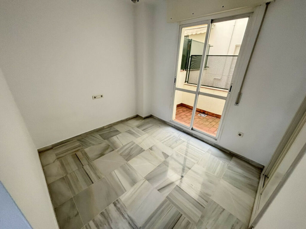 Ground Floor Apartment Puerto Banús Málaga - image 6
