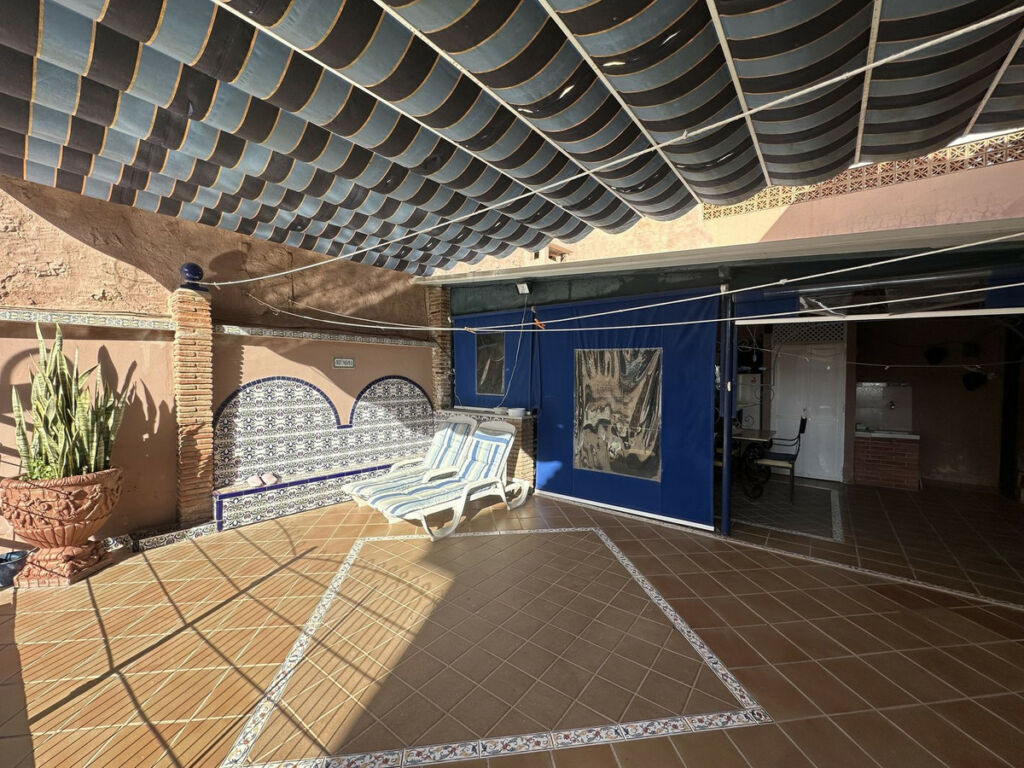 Detached Villa Málaga Este Málaga - image 6