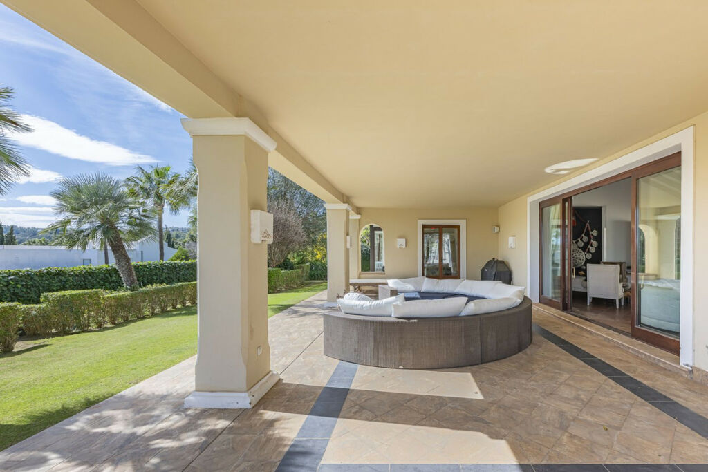 Detached Villa Sotogrande Cádiz - image 6