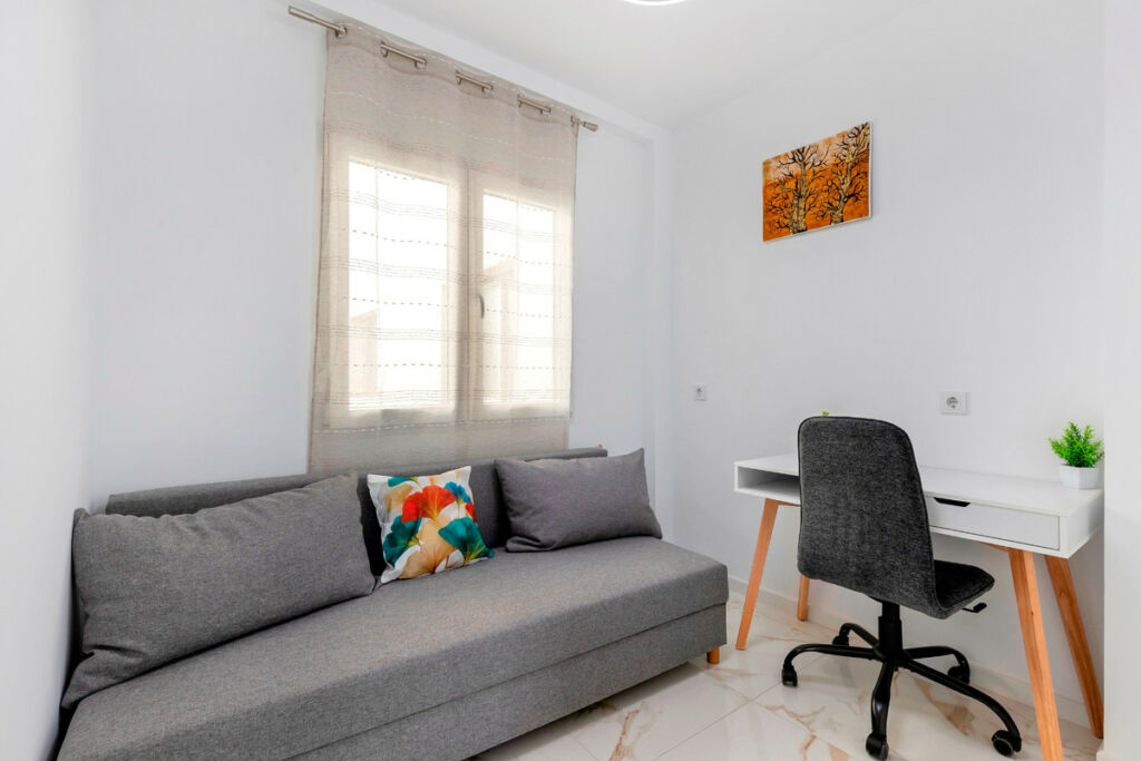 Middle Floor Apartment La Mata Alicante - image 6
