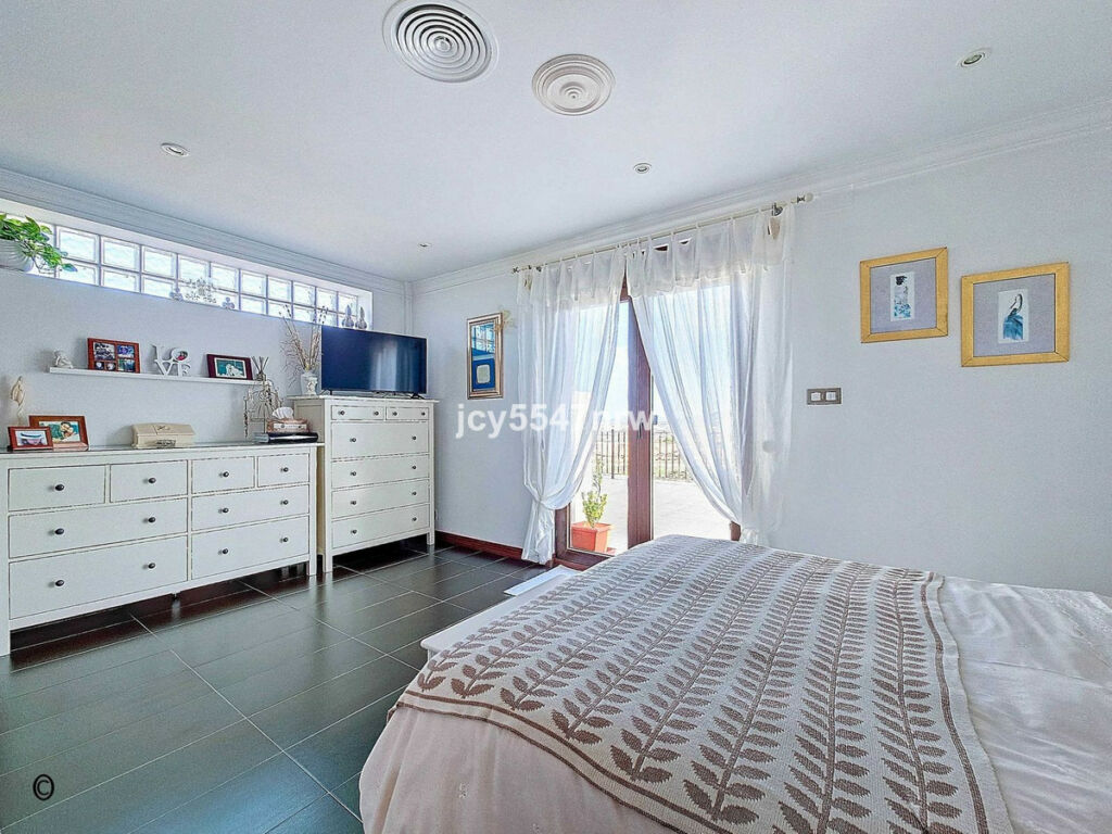 Detached Villa Pinoso Alicante - image 66