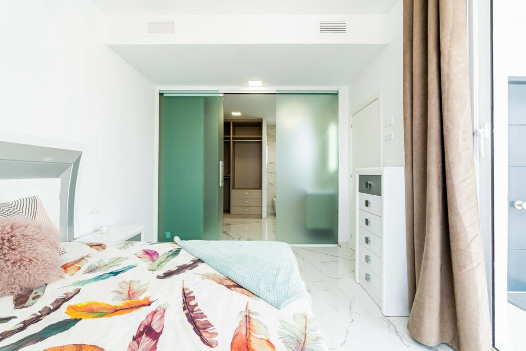 Detached Villa Villamartin Alicante - image 7