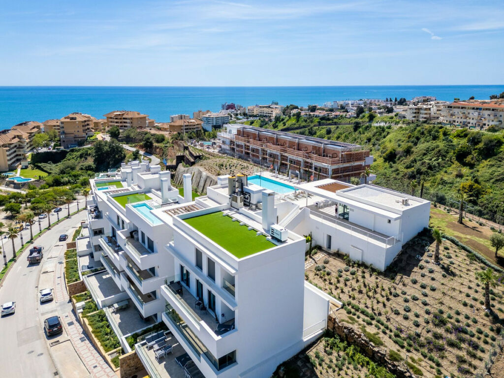 Middle Floor Apartment Fuengirola Málaga - image 7
