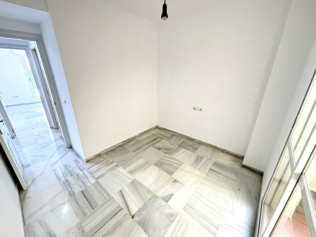 Ground Floor Apartment Puerto Banús Málaga - image 7