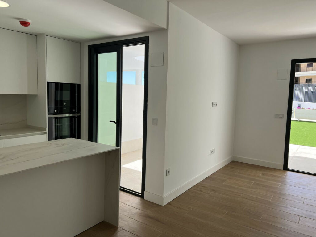 Ground Floor Apartment Fuengirola Málaga - image 3