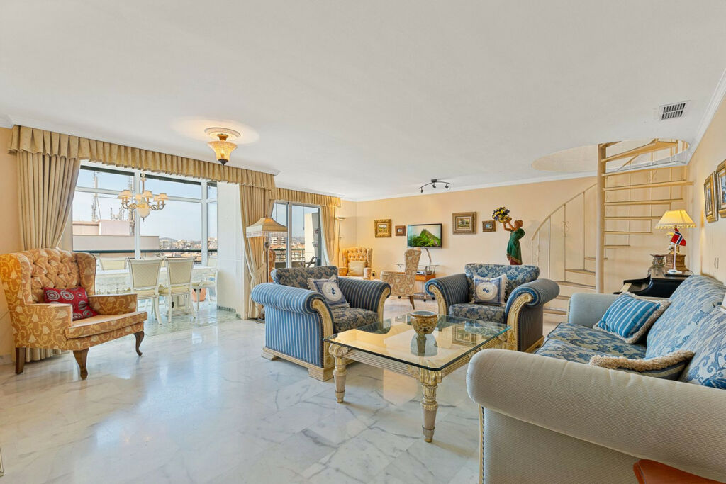 Penthouse Fuengirola Málaga - image 7