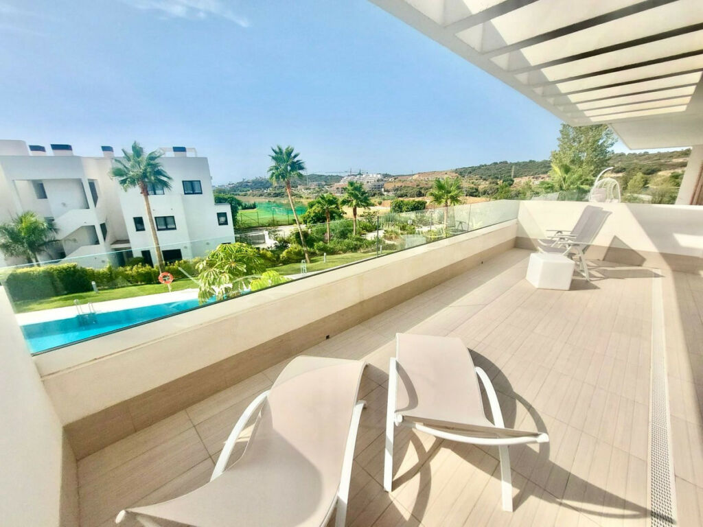 Middle Floor Apartment Estepona Málaga - image 7