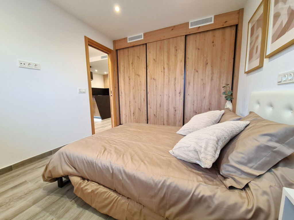 Middle Floor Apartment Estepona Málaga - image 13
