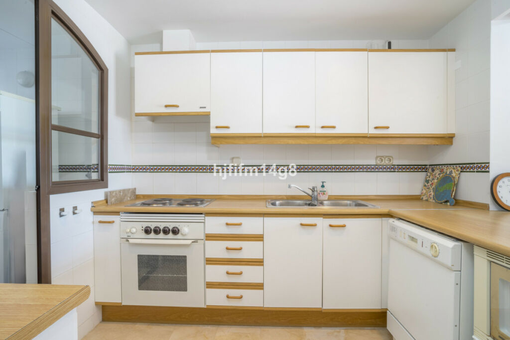 Penthouse Los Arqueros Málaga - image 7