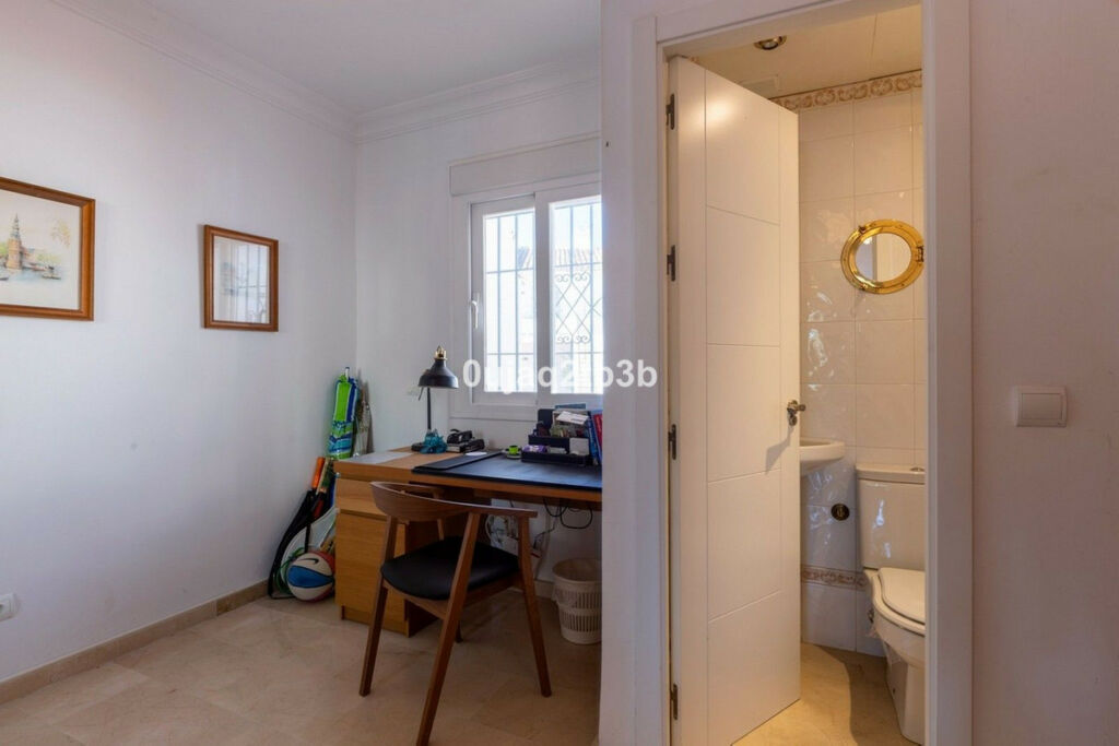 Duplex Nueva Andalucía Málaga - image 7