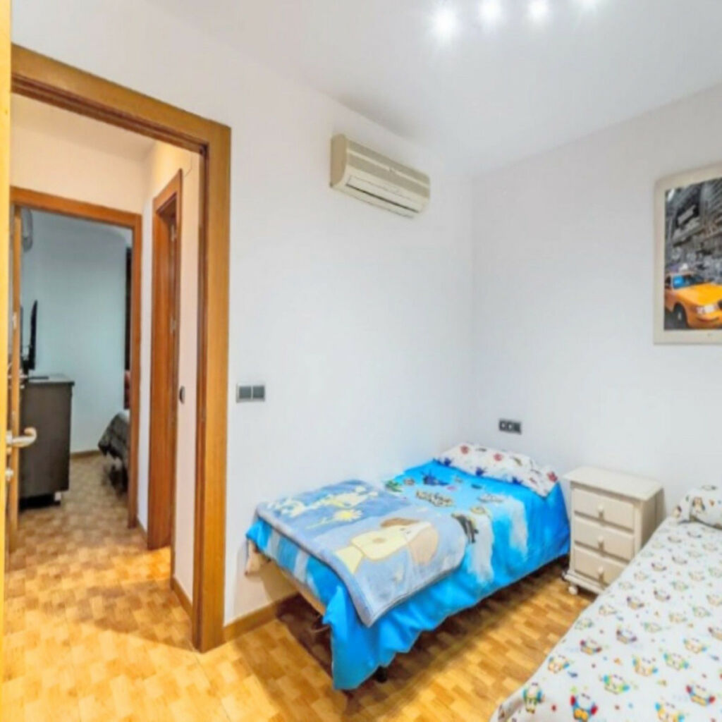 Middle Floor Apartment Estepona Málaga - image 7