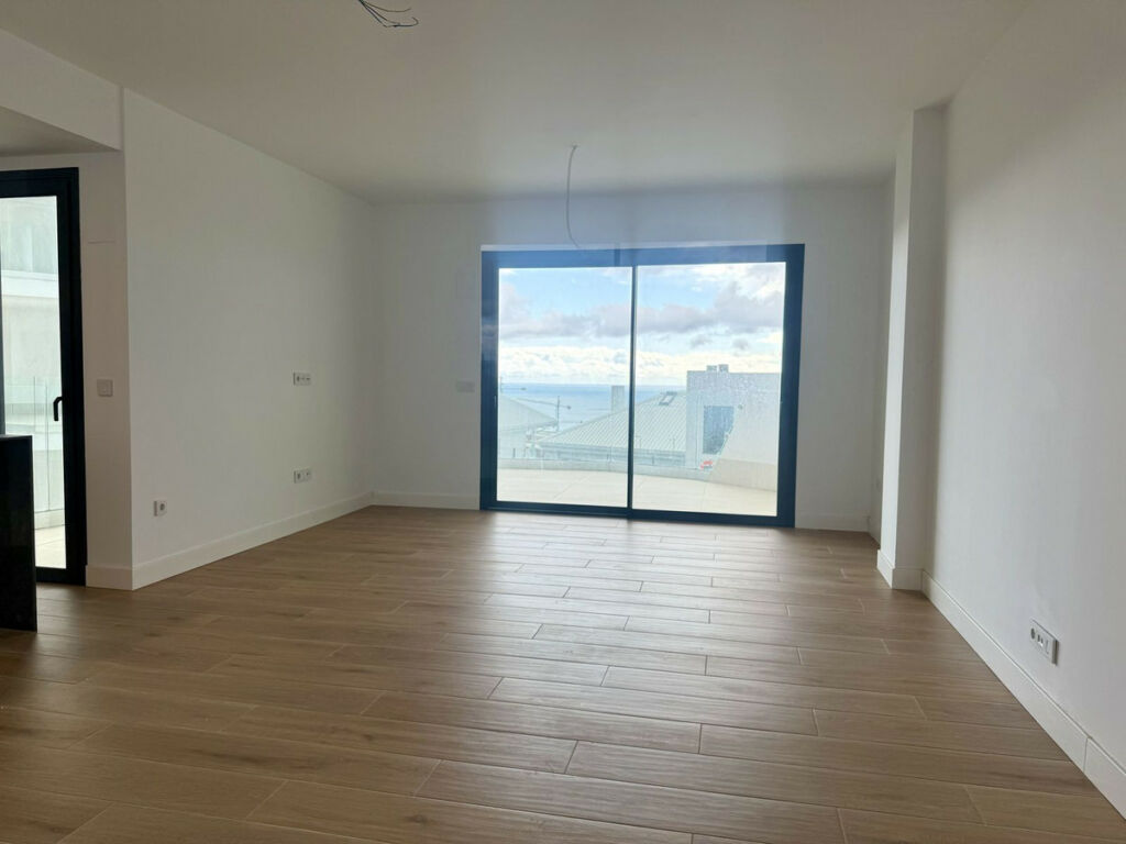 Middle Floor Apartment Higueron Málaga - image 8