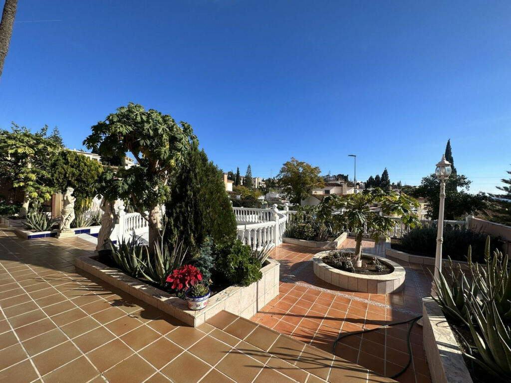 Detached Villa Málaga Este Málaga - image 7