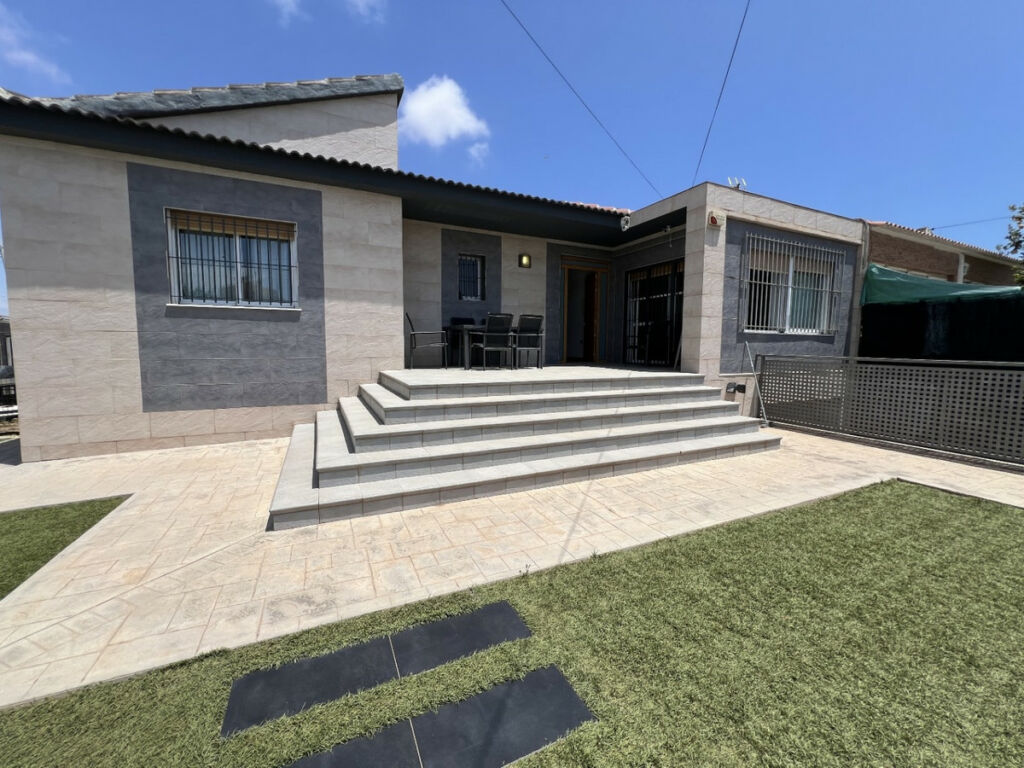 Semi-Detached House Torrevieja Alicante - image 7