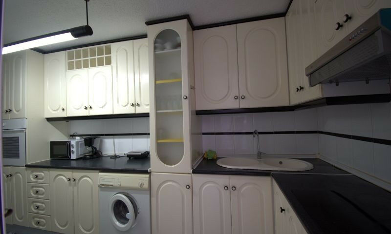 Middle Floor Apartment Torrevieja Alicante - image 7
