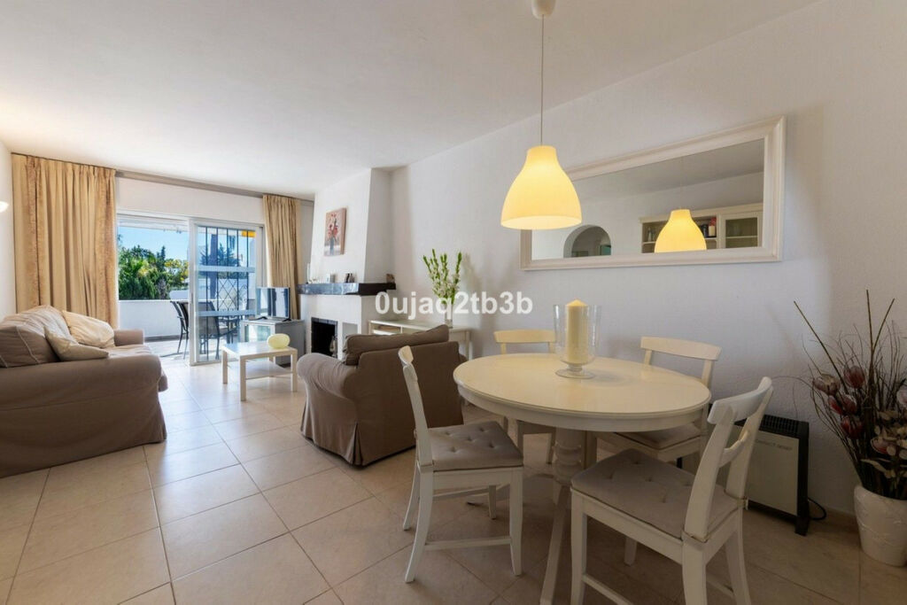 Top Floor Apartment Nueva Andalucía Málaga - image 9