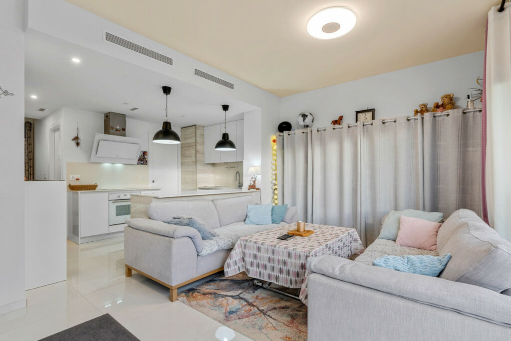 Detached Villa Villamartin Alicante - image 6