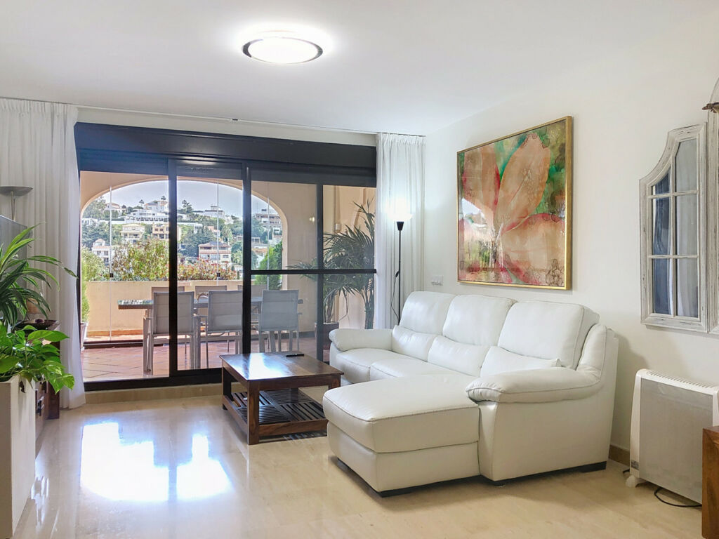 Middle Floor Apartment Estepona Málaga - image 8