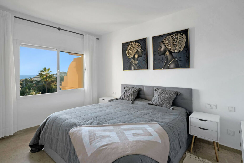 Middle Floor Apartment Elviria Málaga - image 7