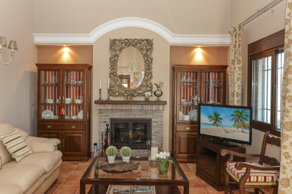 Detached Villa Guaro Málaga - image 7