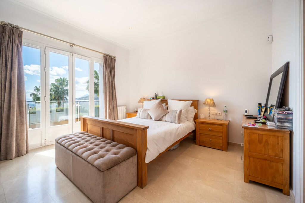 Detached Villa Istán Málaga - image 8