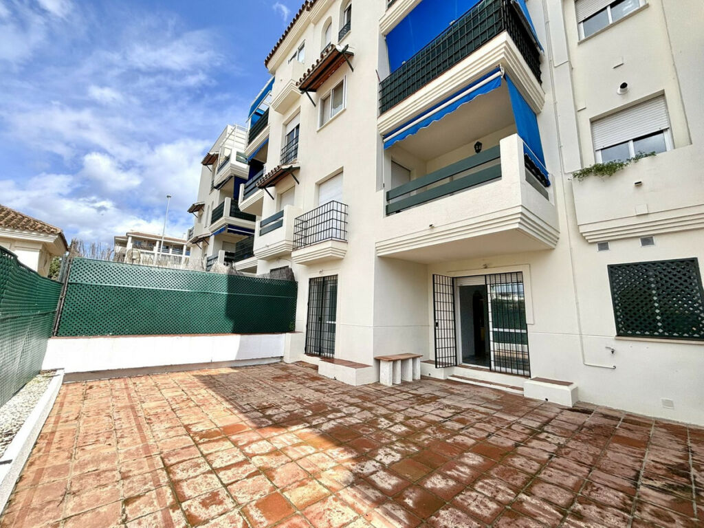 Ground Floor Apartment Puerto Banús Málaga - image 8