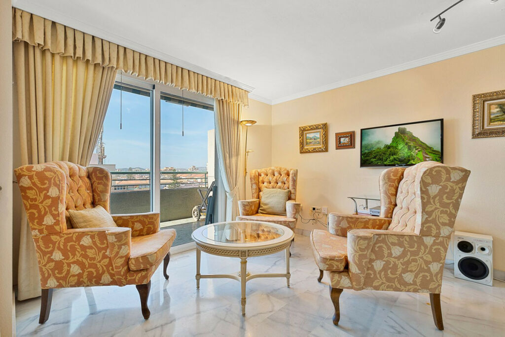 Penthouse Fuengirola Málaga - image 8