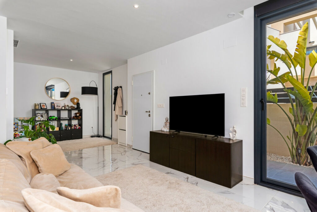 Detached Villa Los Montesinos Alicante - image 7