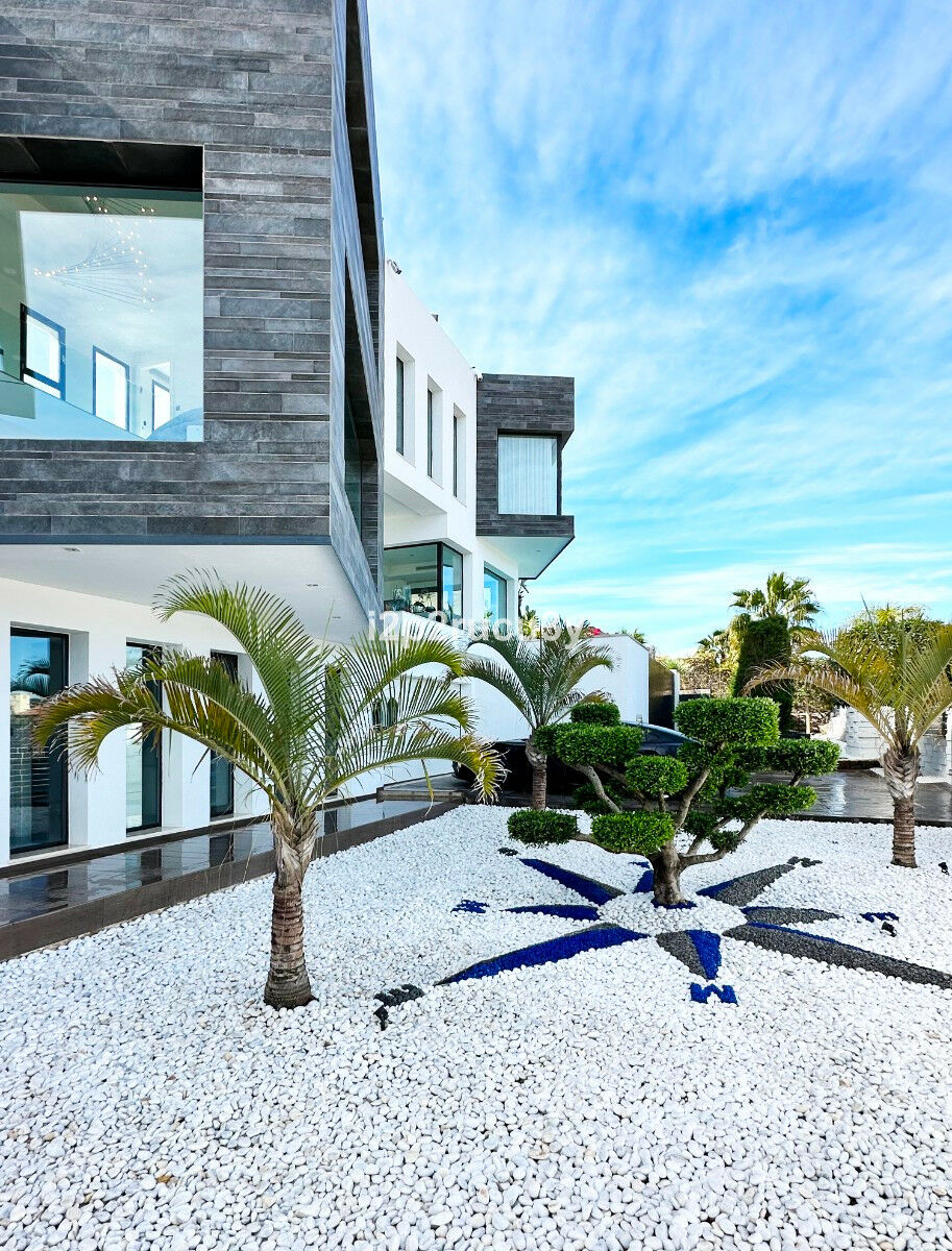 Detached Villa Javea Alicante - image 8
