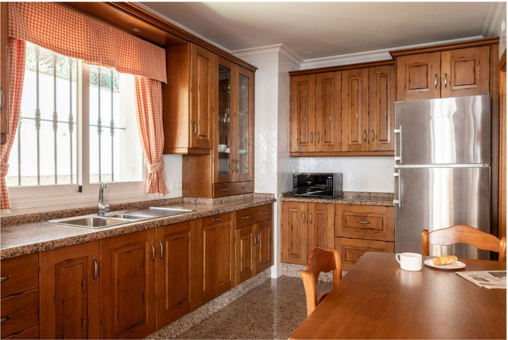 Detached Villa San Pedro de Alcántara Málaga - image 8