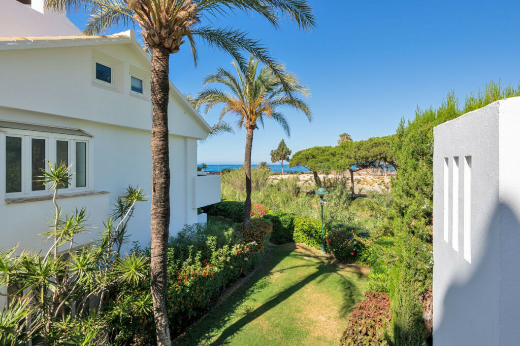 Middle Floor Apartment Los Monteros Málaga - image 14