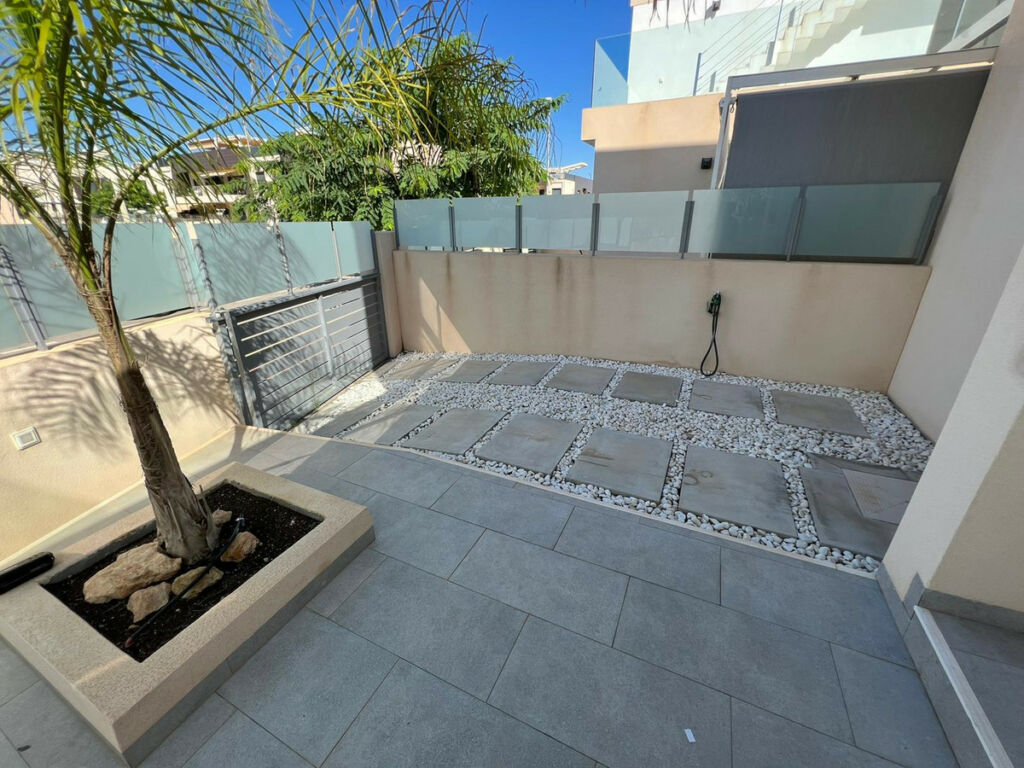 Detached Villa Mil Palmeras Alicante - image 8