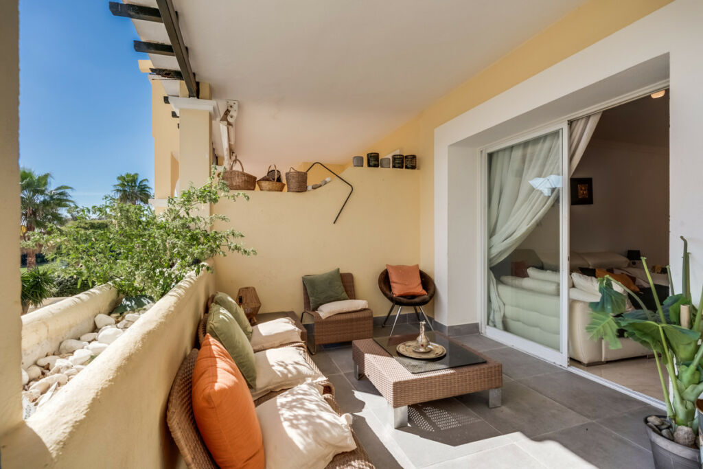 Middle Floor Apartment La Quinta Málaga - image 9