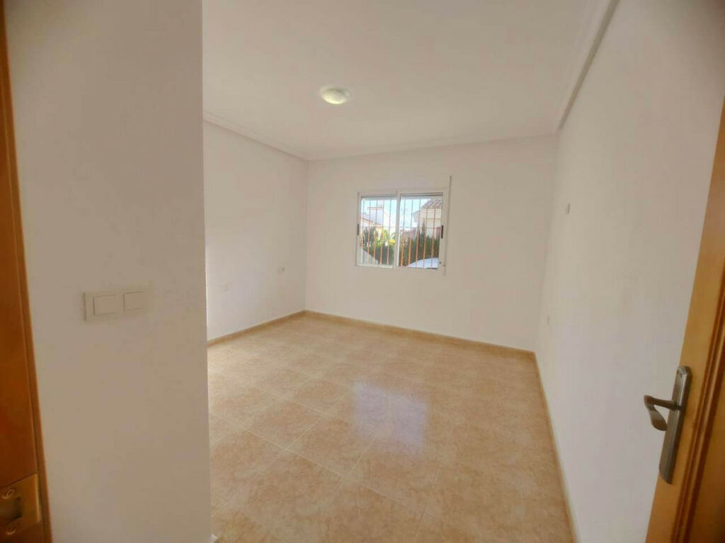 Detached Villa Algorfa Alicante - image 9