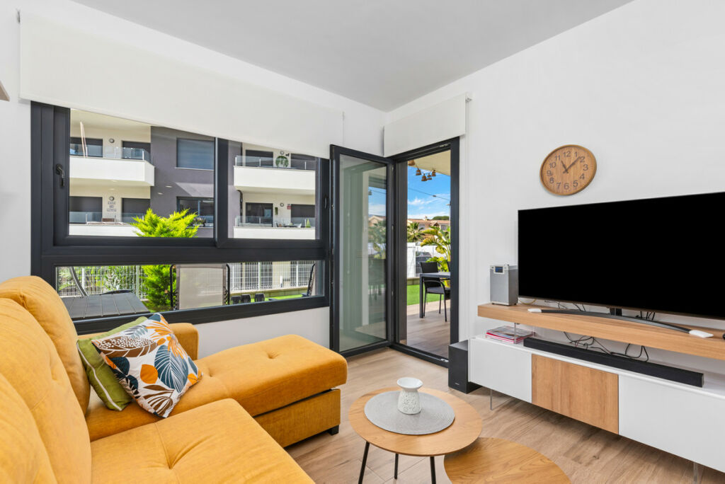 Ground Floor Apartment Villamartin Alicante - image 8