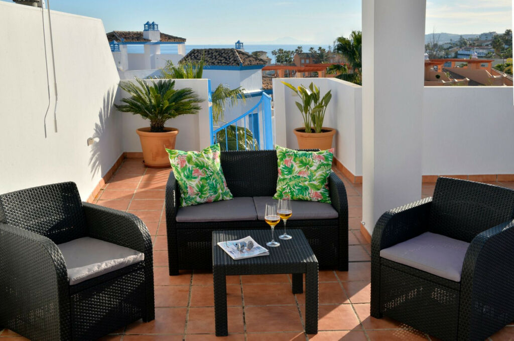 Top Floor Apartment Estepona Málaga - image 10