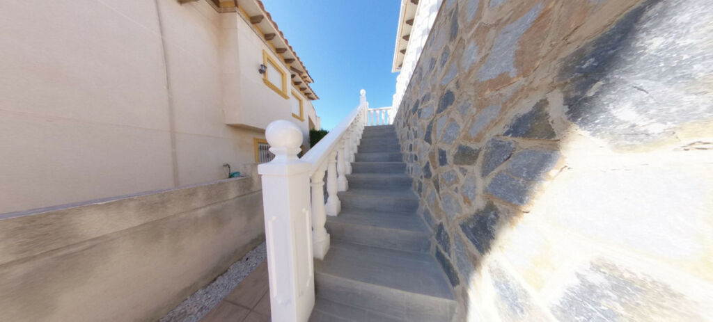 Detached Villa La Zenia Alicante - image 8