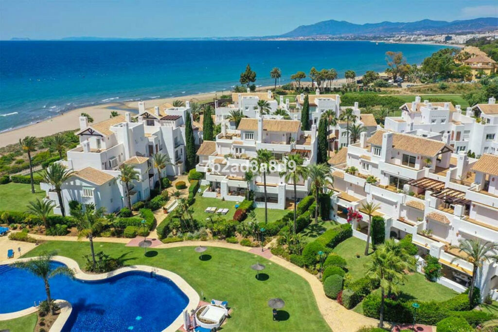 Middle Floor Apartment Los Monteros Málaga - image 8