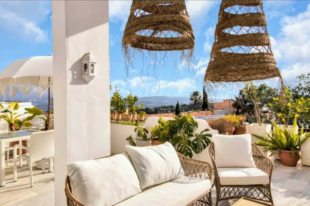 Top Floor Apartment Marbella Málaga - image 8