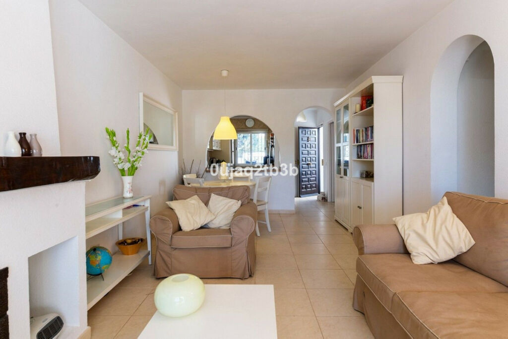 Top Floor Apartment Nueva Andalucía Málaga - image 10