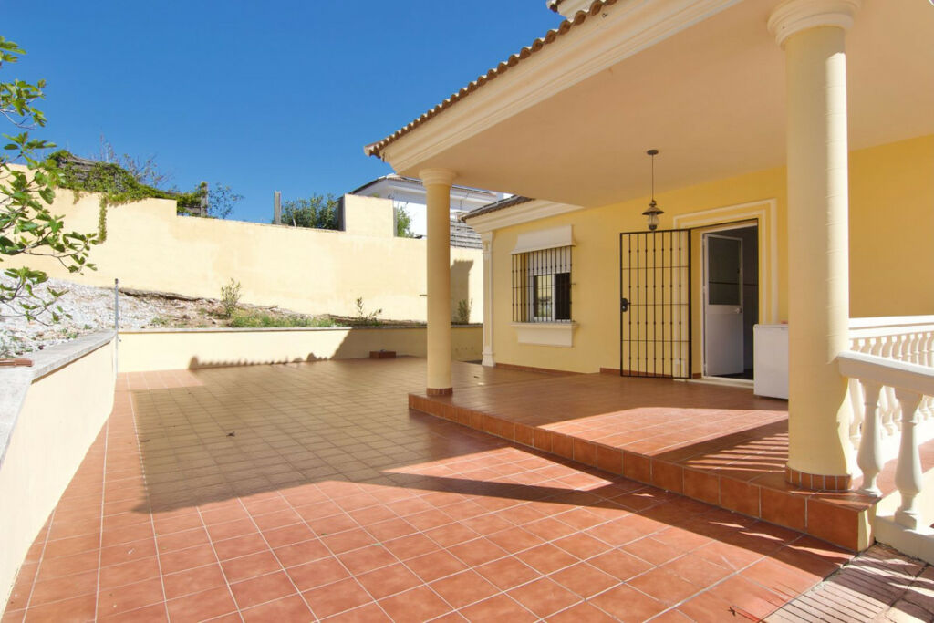 Detached Villa Alhaurín de la Torre Málaga - image 8