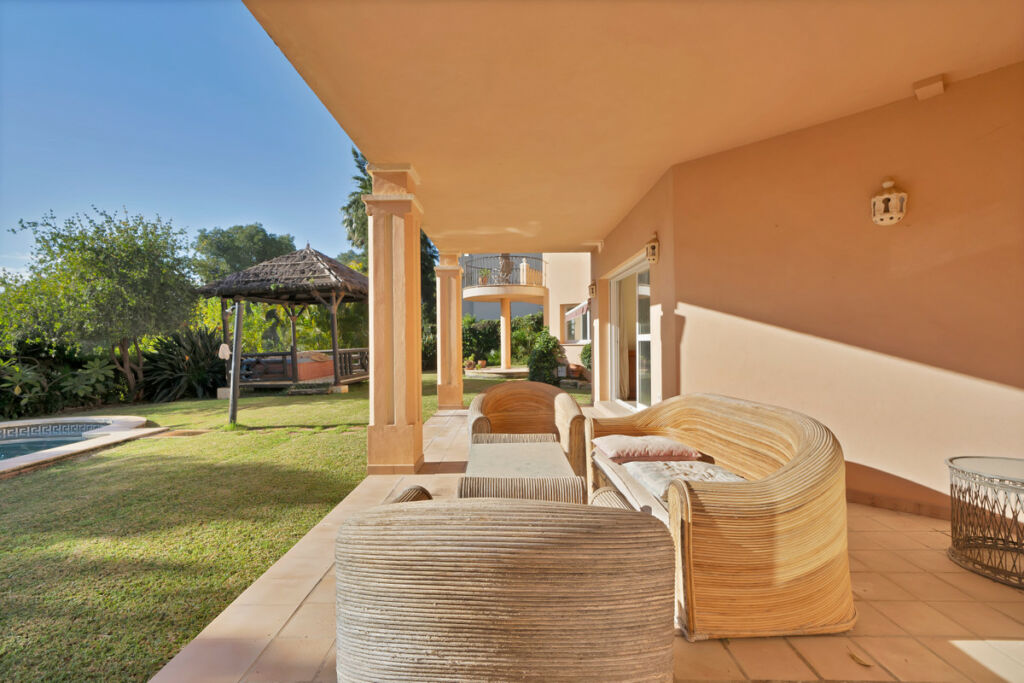 Detached Villa Hacienda Las Chapas Málaga - image 8