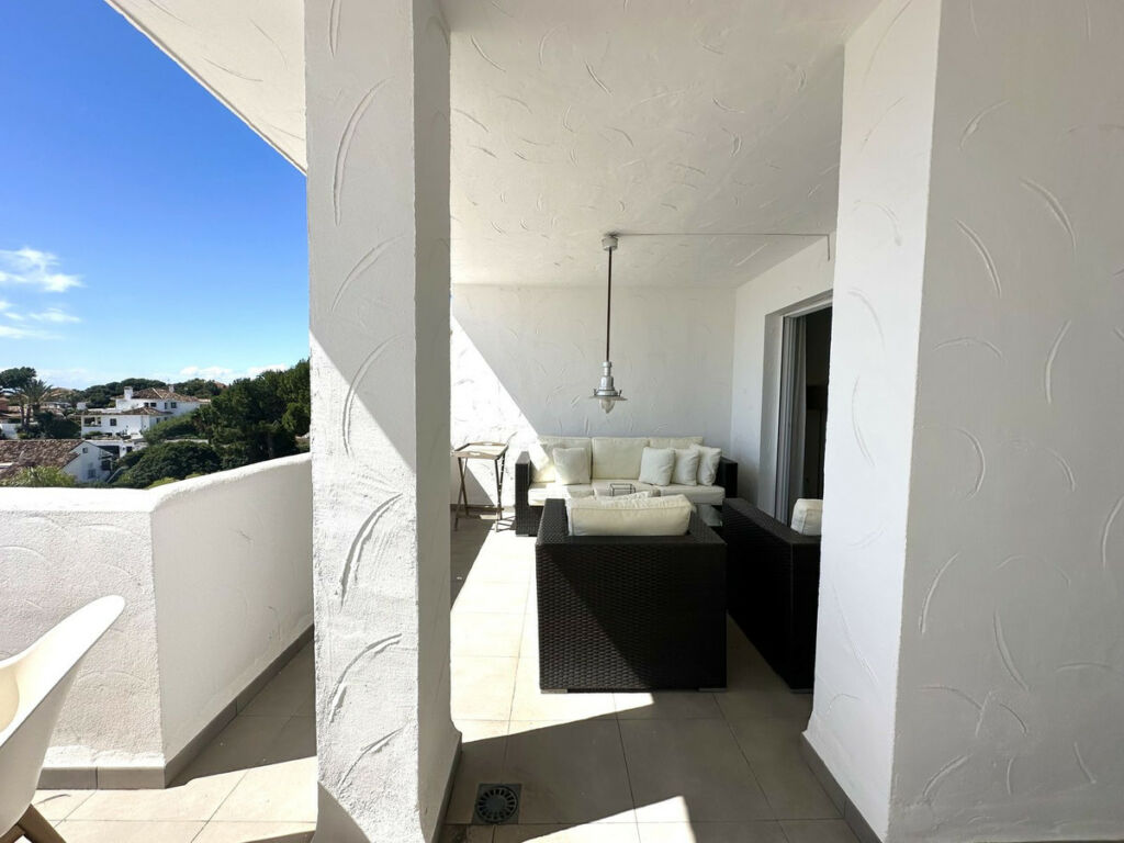 Penthouse Duplex Nueva Andalucía Málaga - image 9