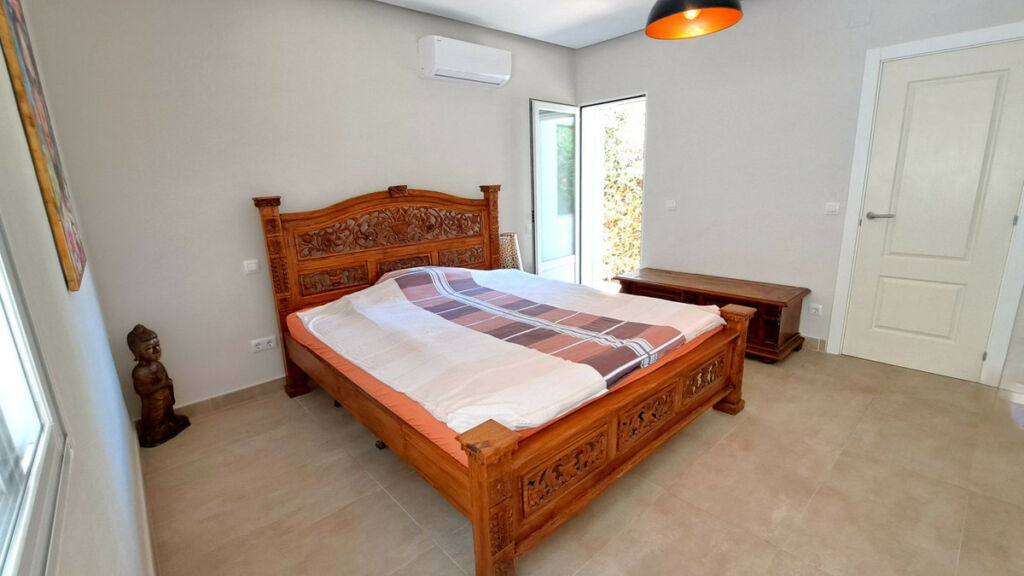 Detached Villa Teulada Alicante - image 8