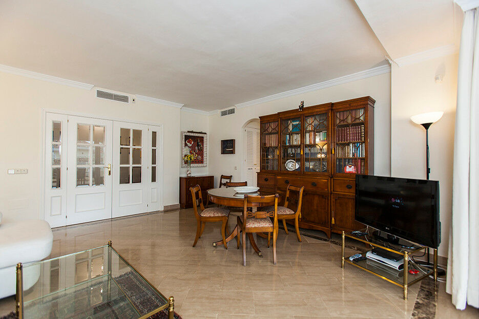 Middle Floor Apartment Elviria Málaga - image 8