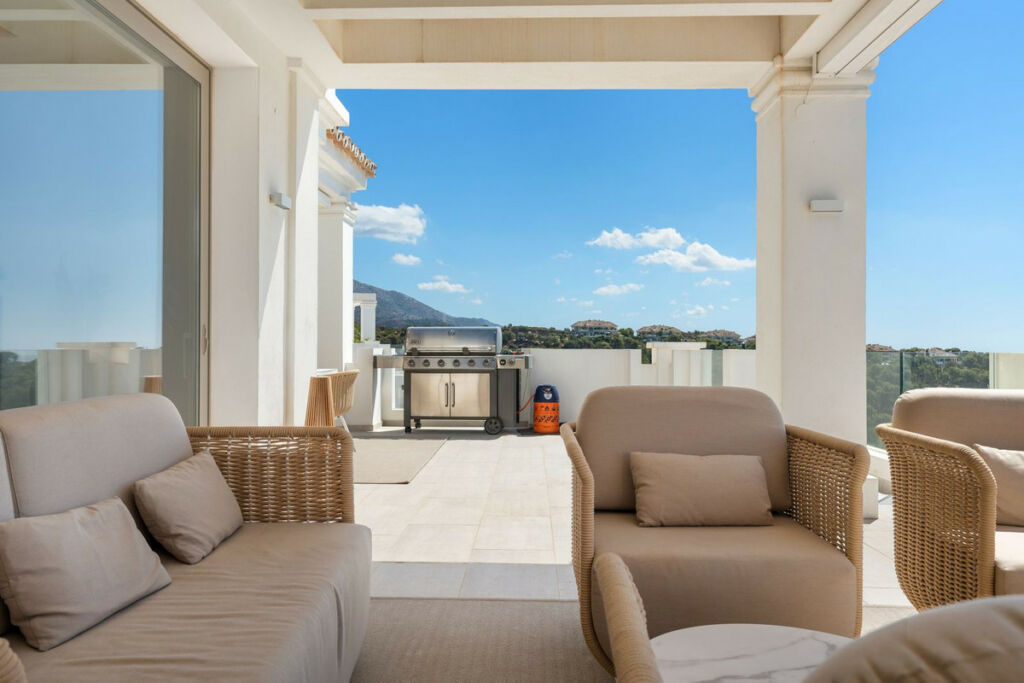 Penthouse Nueva Andalucía Málaga - image 8