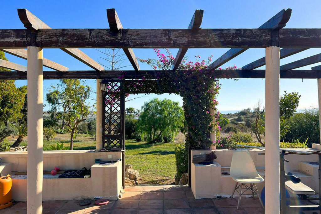 Detached Villa Estepona Málaga - image 9