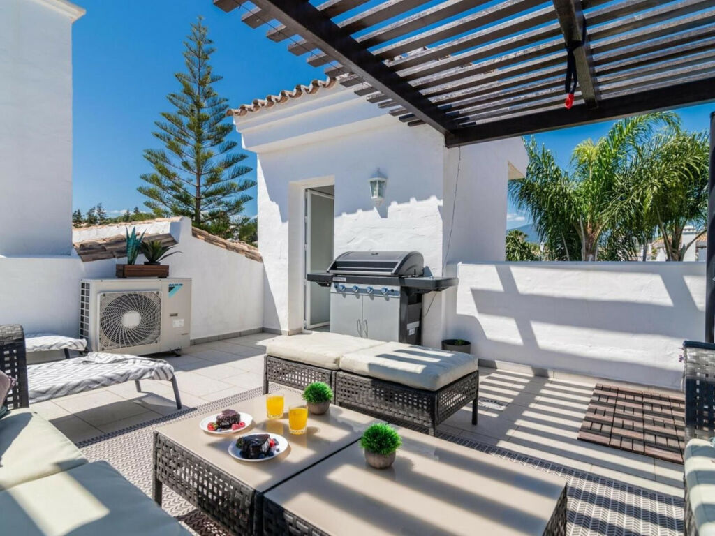 Penthouse Nueva Andalucía Málaga - image 8